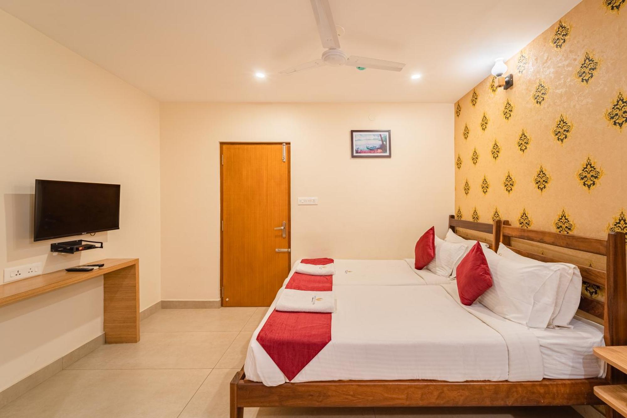 Hotel VI Park - City Centre Pondicherry Exterior photo