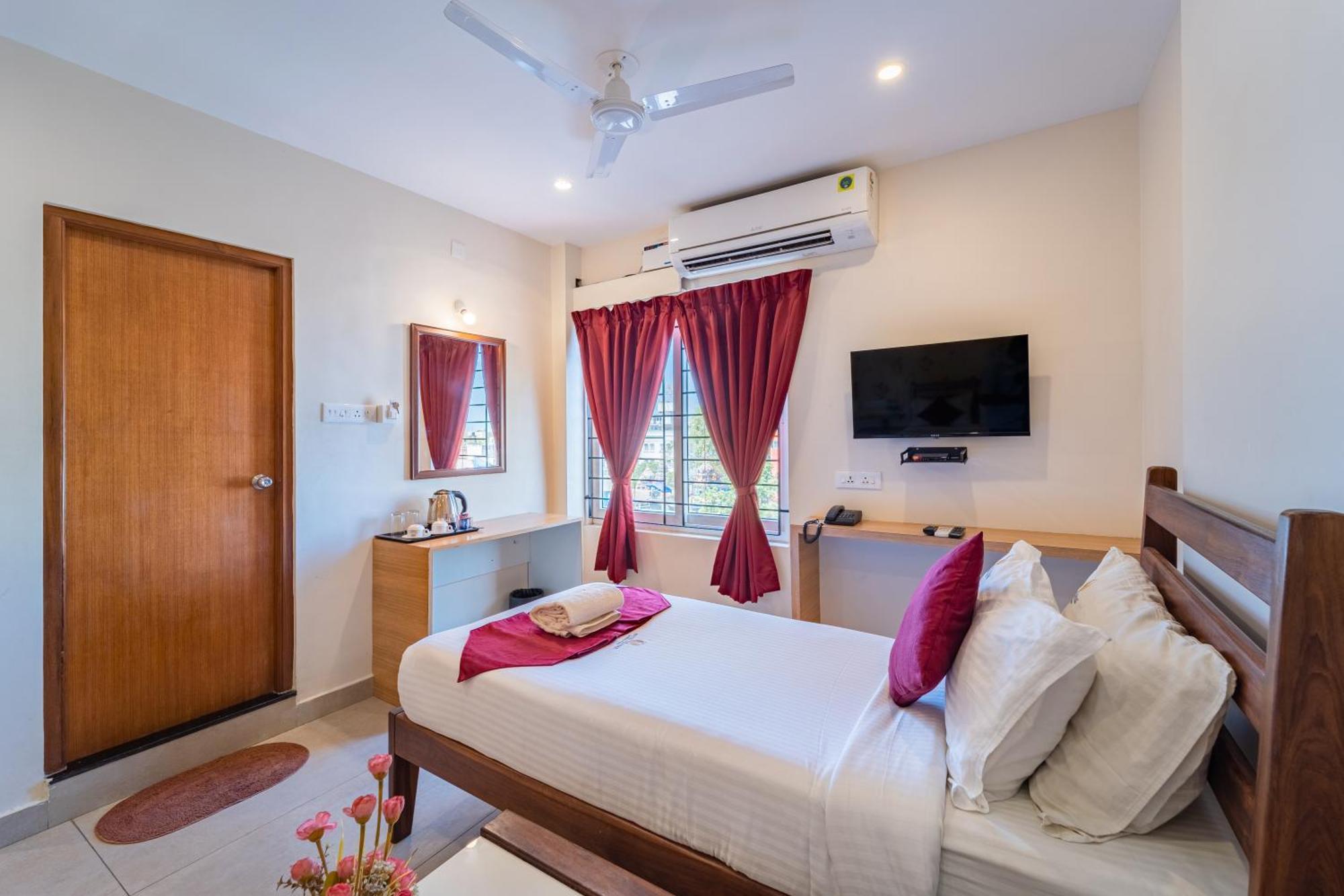 Hotel VI Park - City Centre Pondicherry Exterior photo